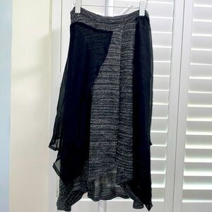 Free people grey and black sweater knit skirt with black silk gauze overlay sz 4
